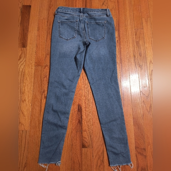 Jessica Simpson Kiss Me Super Skinny jeans, size 28w by 27.5L - Picture 11 of 15